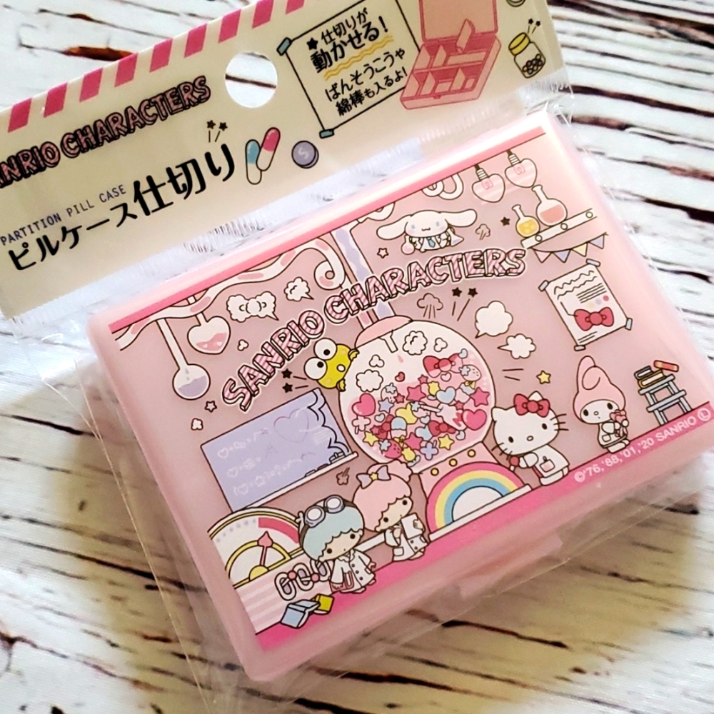 🆕️ SANRIO CHARACTERS PILL CASE 💕